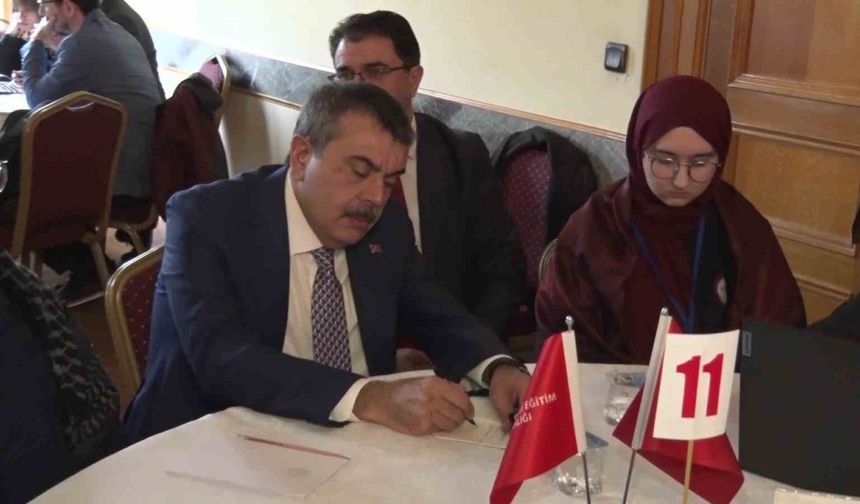 Milli Eğitim Bakanı Tekin, Öğrenci Çalıştayı’nda gençlerle buluştu