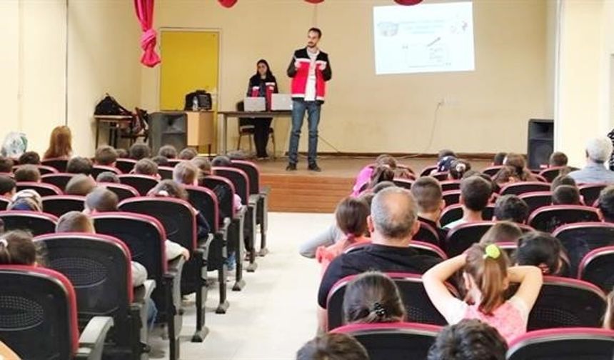 Minik öğrenciler gıda konusunda bilgilendirildi