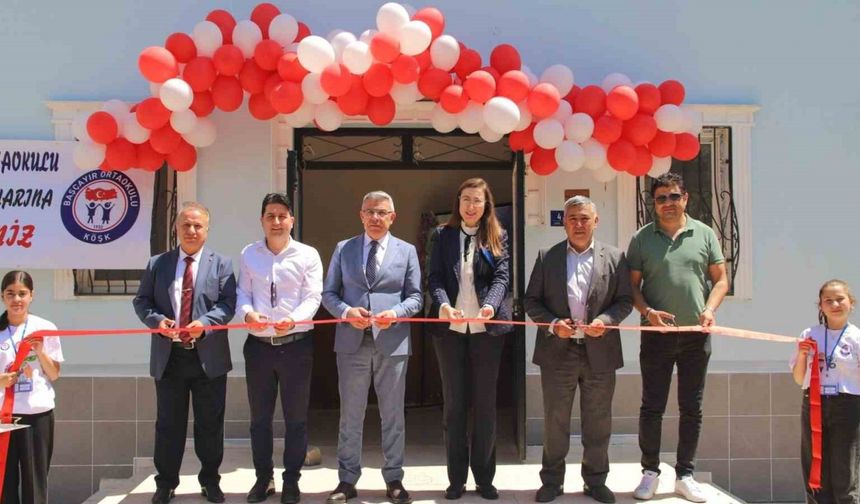 Öğrenciler projelerini bilim fuarında sergiledi