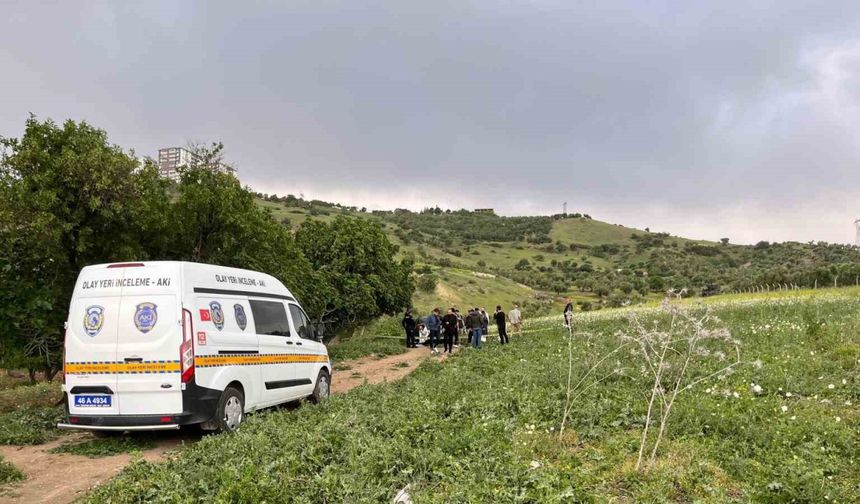 Otomobil içerisinde pompalı tüfekle öldürüldü