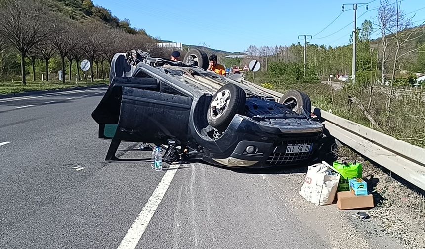Pazaryeri’nde çarpışan otomobillerden biri takla attı: 1 yaralı