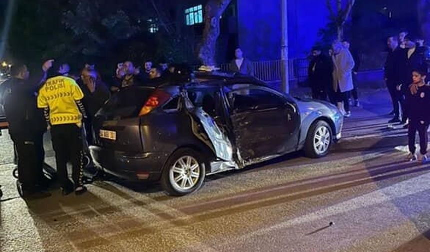 Sakarya’da otomobil ile motosiklet çarpıştı: 1 ölü, 2 yaralı