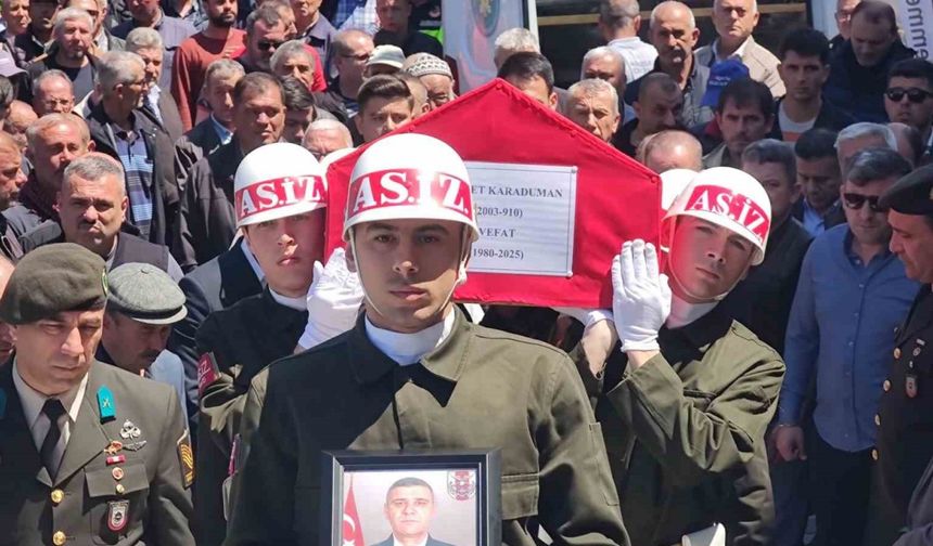 Şırnak’ta kalp krizi sonucu vefat eden uzman çavuş son yolculuğuna uğurlandı