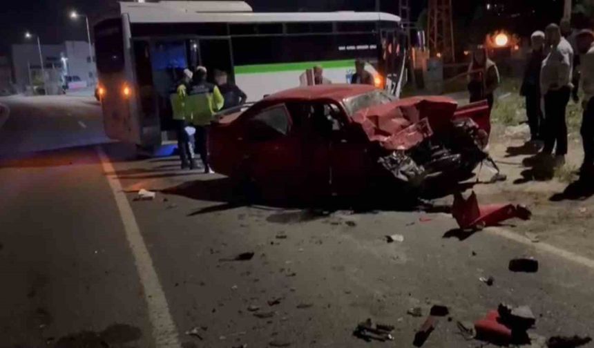 Tekirdağ’da otomobille minibüsün kafa kafaya çarpıştığı kaza kamerada: 1 ağır yaralı