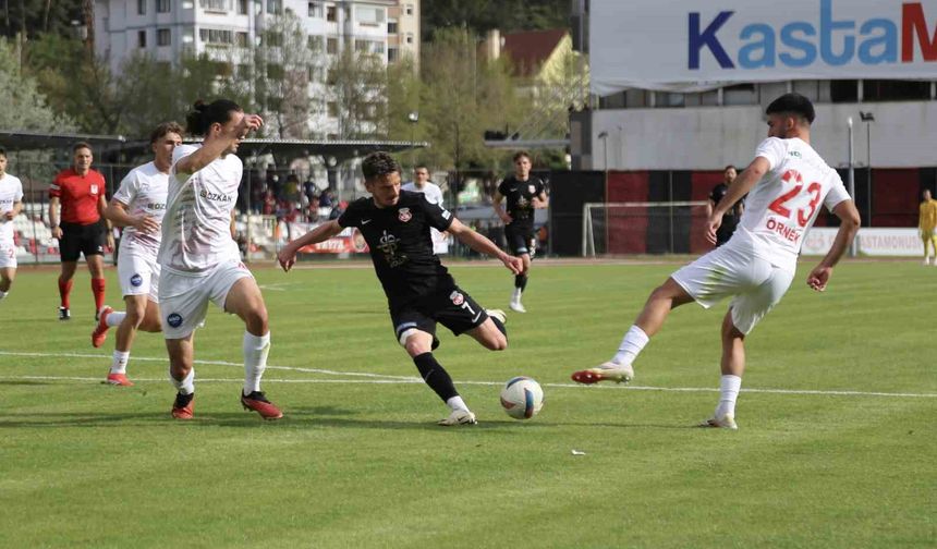 TFF 2. Lig: Kastamonuspor: 0 - Altınordu: 0