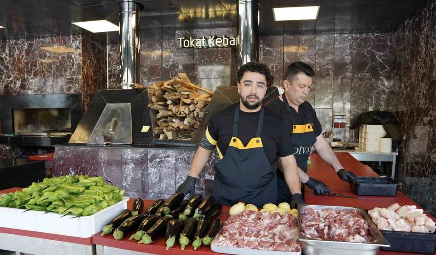 Tokatlılar özel ocakta 40 dakikada pişen Tokat kebabıyla 81 ile meydan okudu