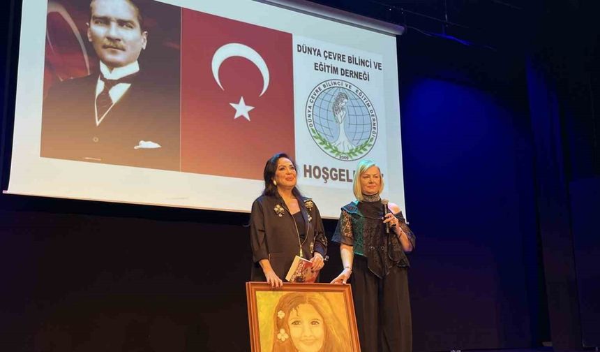 Türkan Şoray’ın tablosu ve imzaladığı kitabı eğitime destek için 1 milyona alıcı buldu
