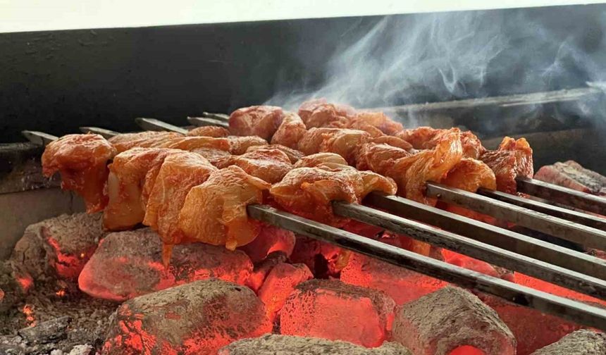 Uzmanı uyardı: Etleri kömür, sağlığınızı riske etmeyin