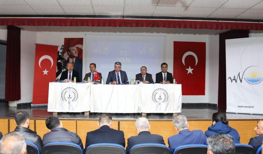 Van Büyükşehir Belediyesi muhtar buluşmalarını Saray ve Özalp ilçeleri ile sürdürdü