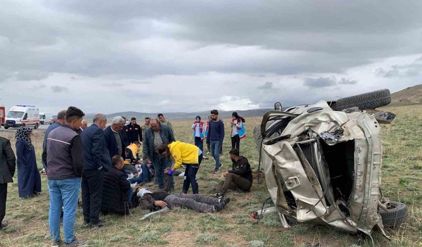 Van’da kontrolden çıkan otomobil takla attı; 1 ölü, 4 yaralı