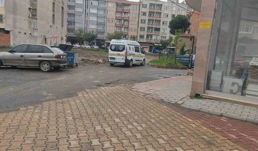 Yalnız yaşayan kadın 4. kattan düştü