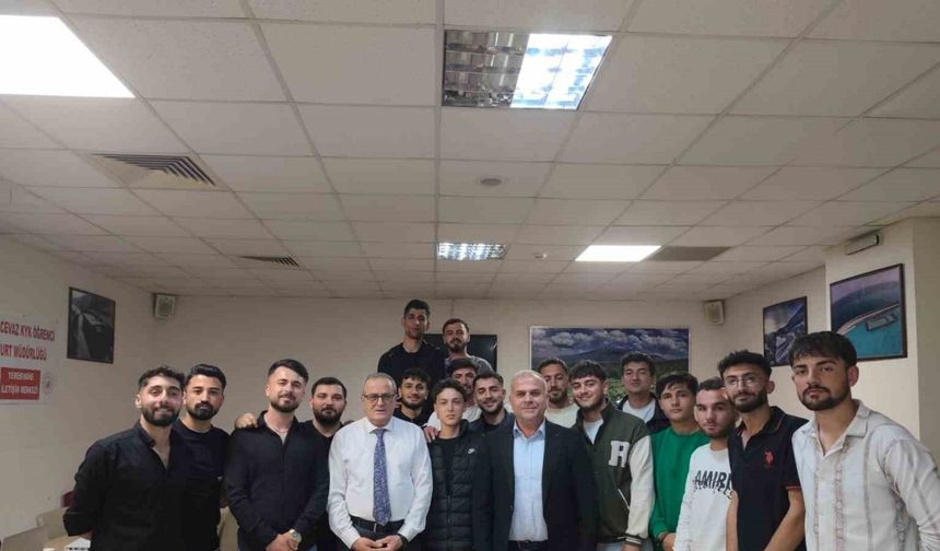 ‘Yaşayan İnsan Hazinesi’ Birol, öğrencilerle bir araya geldi