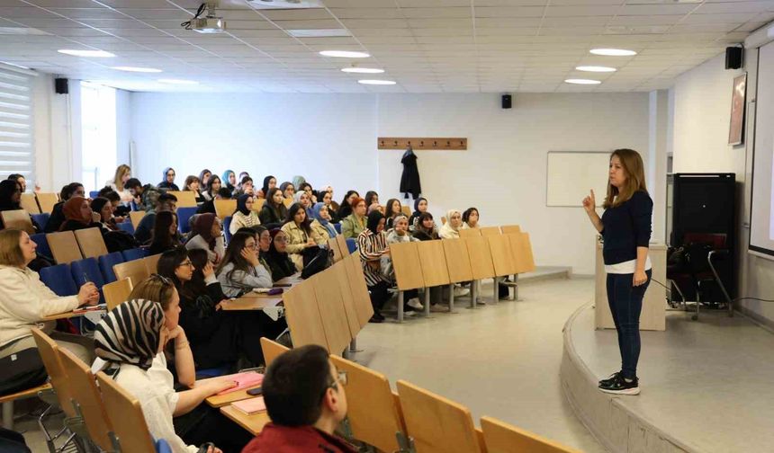 Yazıcı "Anlatacak bir hikayeniz varsa, dinleyecek birileri mutlaka vardır"