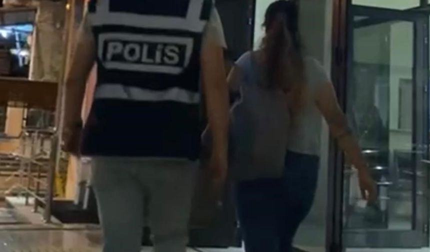 Aranan 2 hükümlü İzmir’de yakalandı