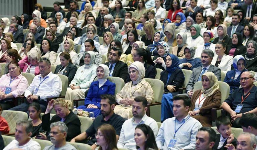 Emine Erdoğan: "Koruyucu aile sisteminin tüm dünyada yaygınlaşması elzemdir"