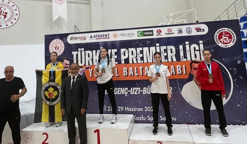 Karate sporcusu Doğa Açıkgöz, Türkiye 3’üncüsü oldu