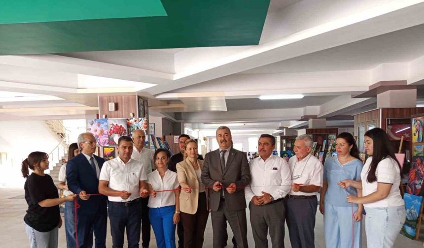 Liseli genç yeteneklerin eserleri göz doldurdu