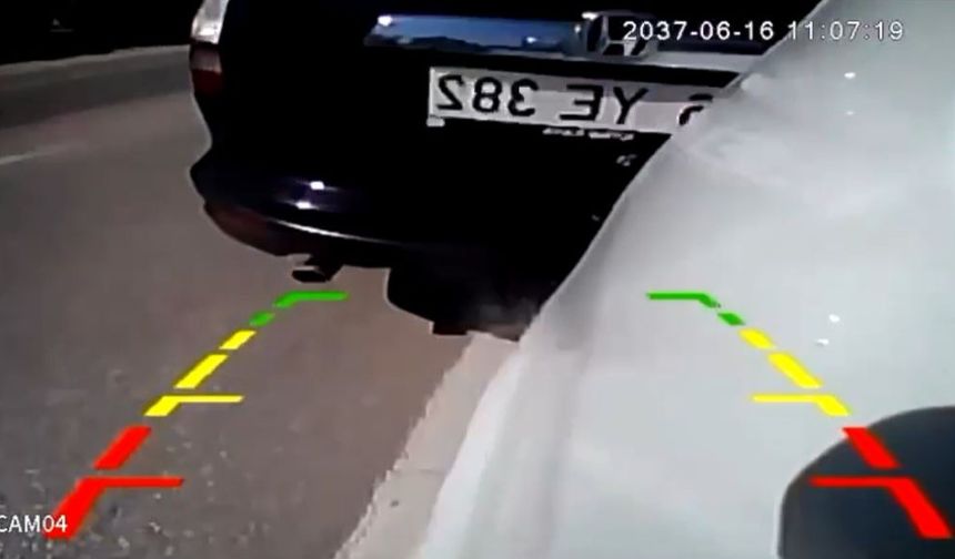 Mudanya Yolu’nda makas... İki aracın karıştığı kaza kamerada
