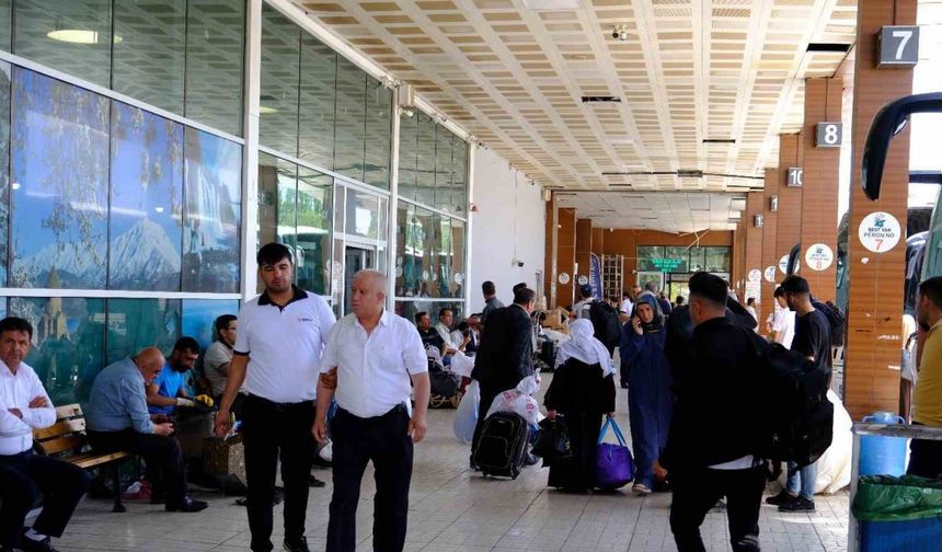 Van’daki İranlılar: "Biz harp var diye kaçmıyoruz"