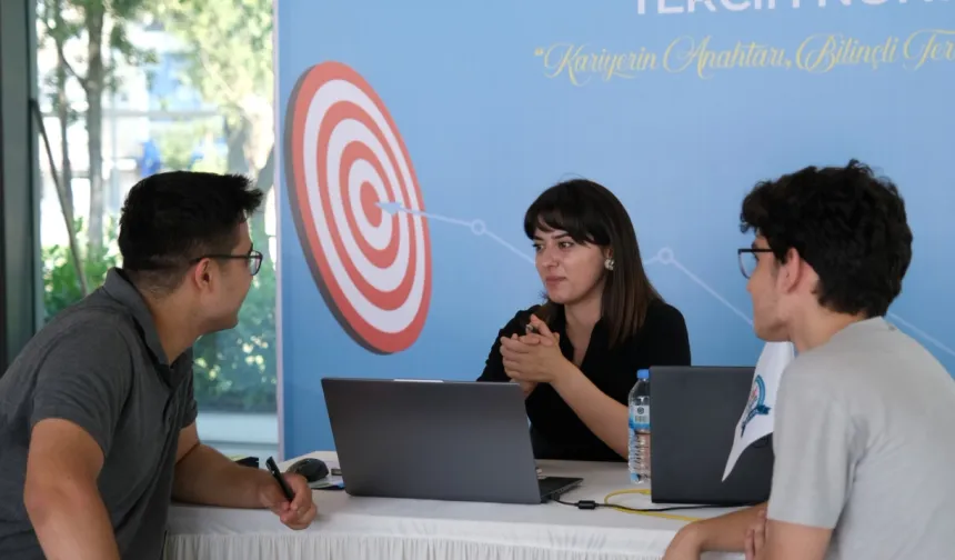 İnegöl'den gençlere ücretsiz tercih danışmanlığı