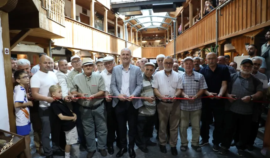 Gurbette 60. yıl sergisi İnegöl'de açıldı