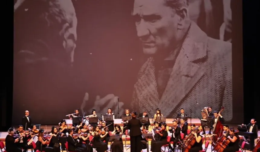 Ata'ya saygı konseri Denizli'de duygusal anlara sahne oldu