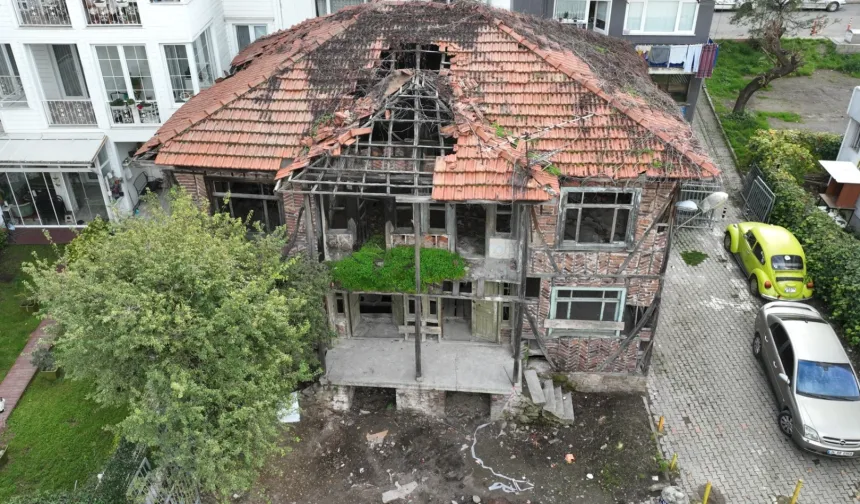 Gölcük'te tarihi yapı kütüphaneye dönüşüyor