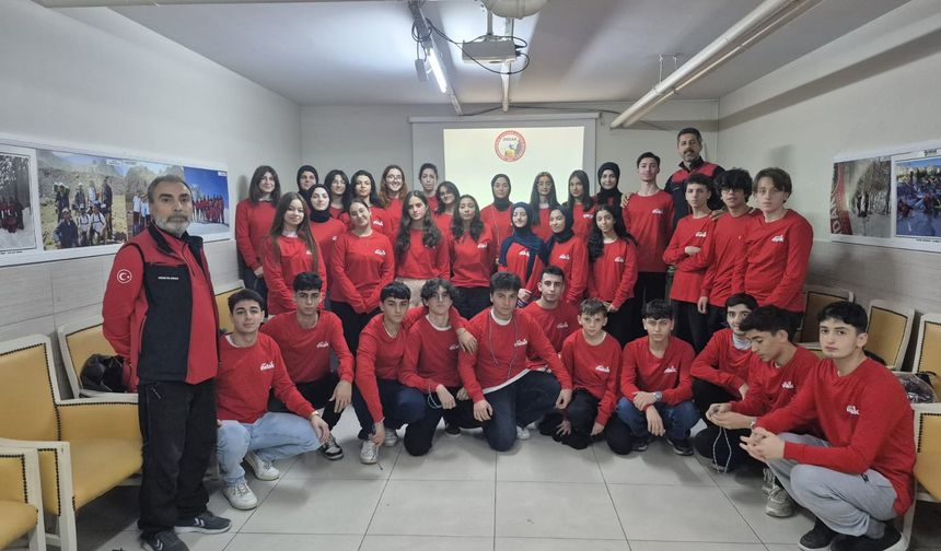 Genç indak resmen kuruldu! İlk eğitime ilgi yoğun