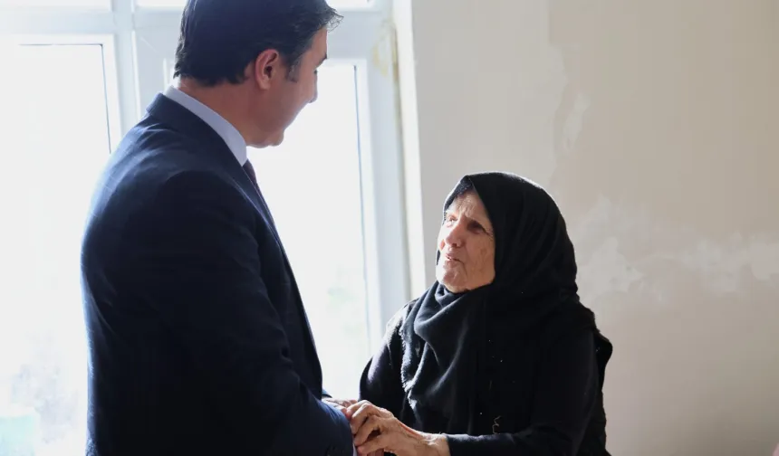 Kocaeli Büyükşehir acıları hafifletiyor