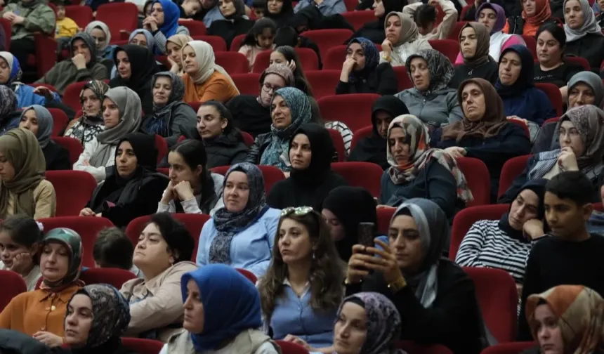 Kocaeli'de 'Aile Mektebi Sohbetleri' yoğun ilgi gördü