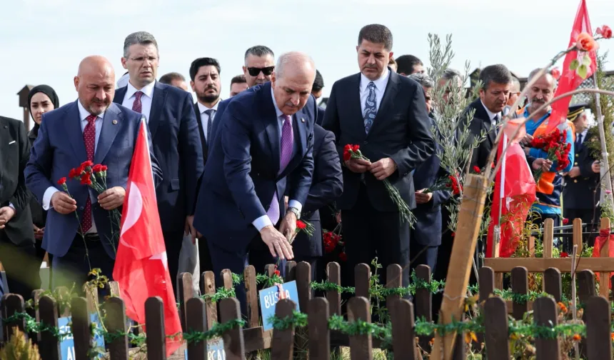 Kurtulmuş, Adıyaman'da deprem şehitlerini andı