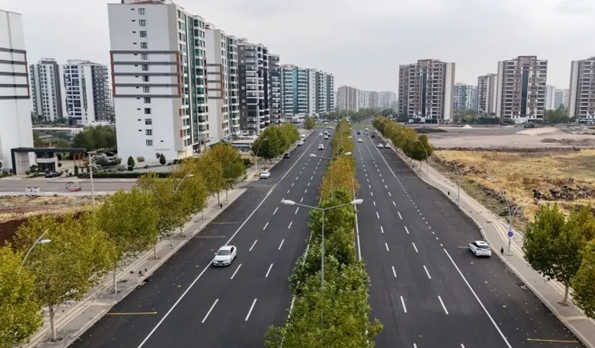 170 bin ton sıcak asfaltla Diyarbakır'ın ana aksları yenilendi