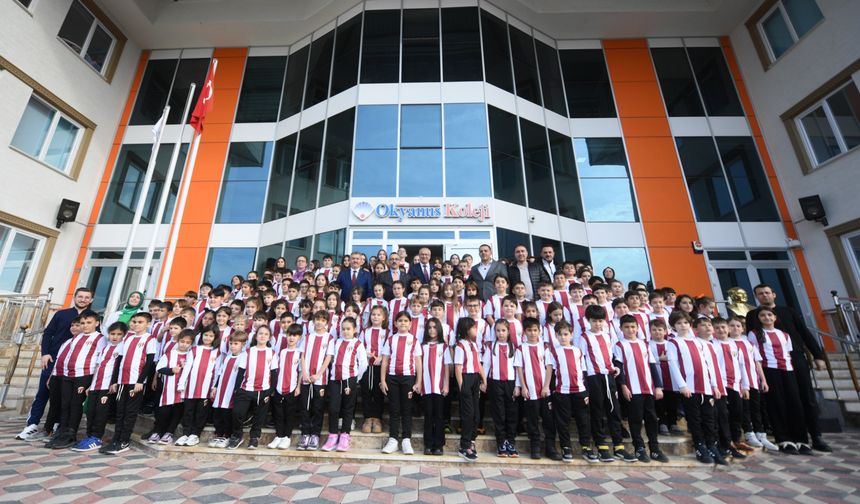 Okyanus koleji'nden 157 öğrenciye İnegölspor forması