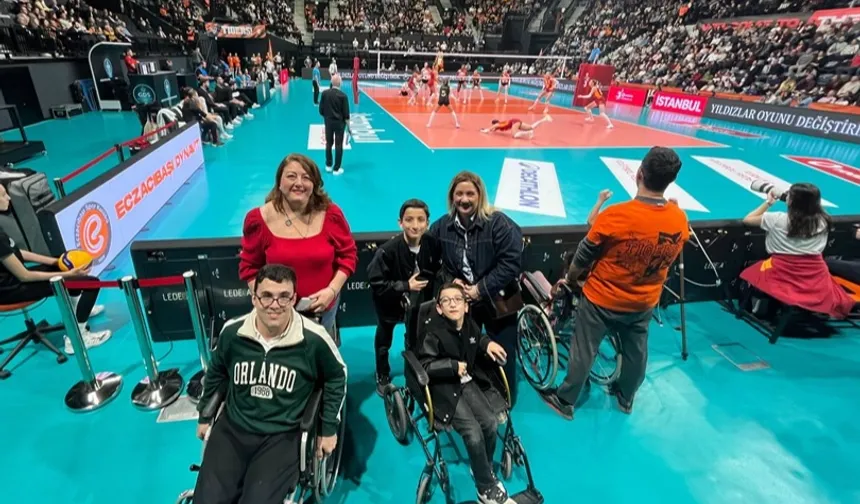 İstanbul Maltepe'nin engelsiz çocukları voleybol coşkusunu yaşadı