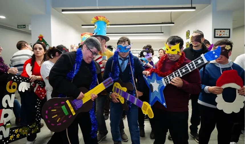 İstanbul'da Engelsiz Merkezde yeni yıl neşesi