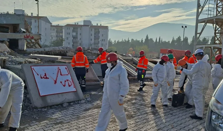 İzmir Karabağlar'da Arama Kurtarma ekibi kuruldu
