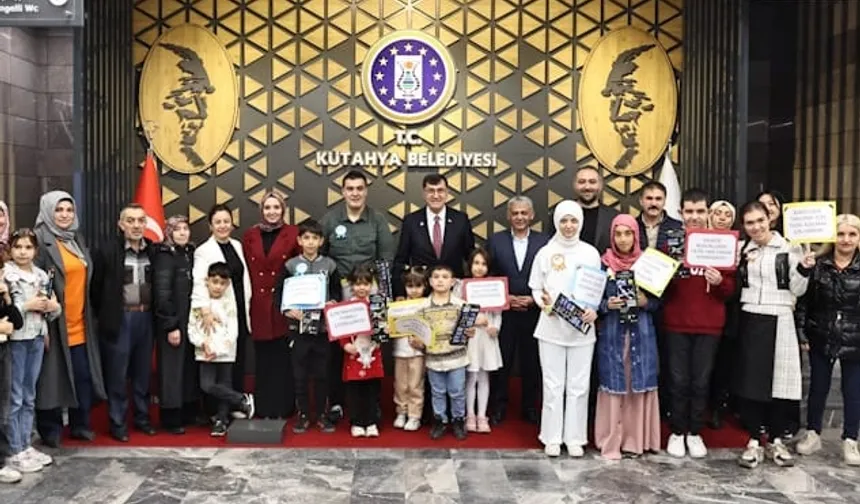 Kütahya'da Başkan Kahveci, özel öğrencileri ağırladı