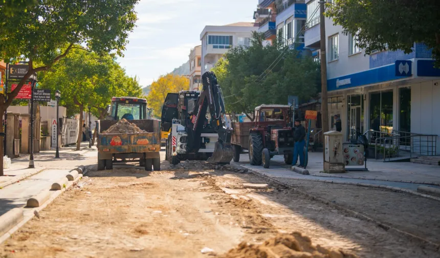 Muğla Milas'ta doğalgaz sonrası yol onarımı