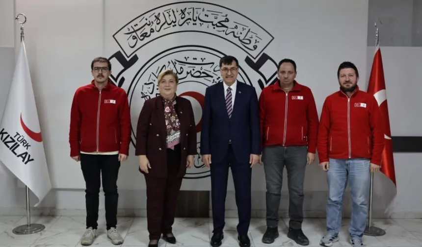 Başkan Kahveci'den Türk Kızılay Kütahya Şubesi'ne ziyaret