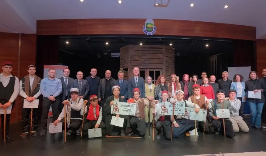 İnegöl'de genç meddahlar sahne aldı