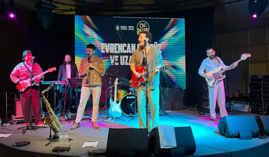 Bursa'da Evrencan Gündüz ile 'Caz Pazarı' coşkusu