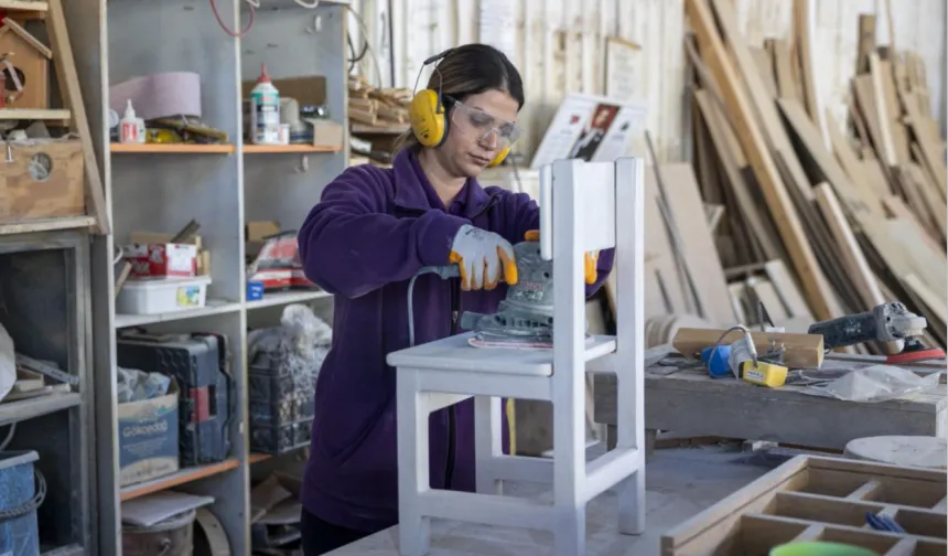 Çöpler sandalye oluyor!