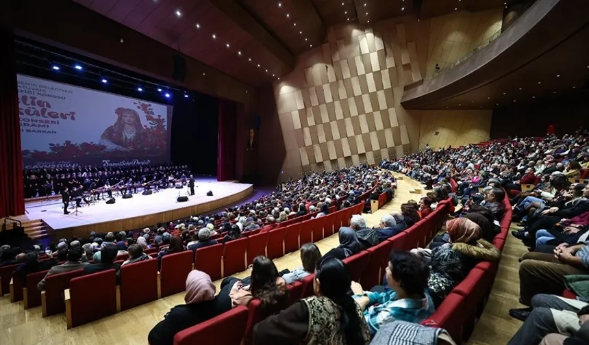 Denizli'de 'Gelin Türküleri' konseri büyük beğeni topladı