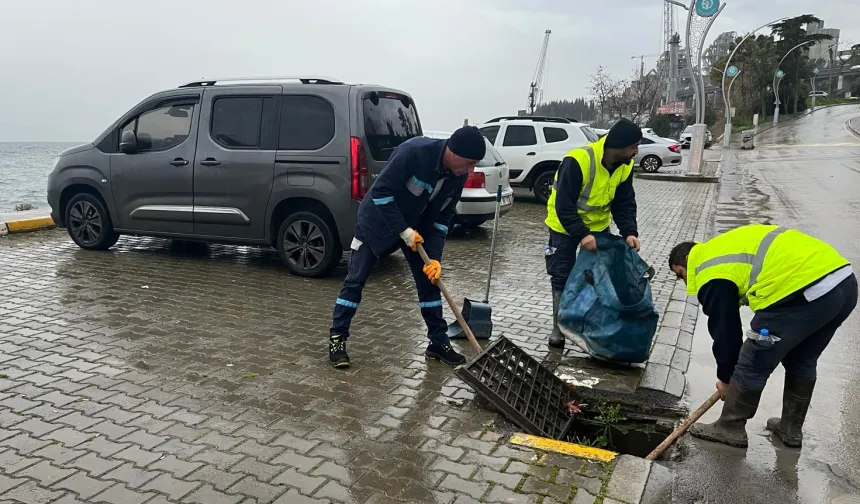 Kocaeli Büyükşehir'den fırtına sonrası temizlik