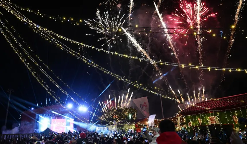 Mersinlilerden yeni yıla coşkulu 'Merhaba'